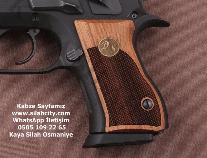 Jericho 941 İçin Ceviz Kabze