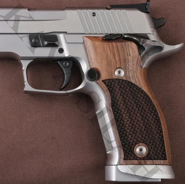 Sıg Sauer P226 X Five İçin Ceviz Kabze