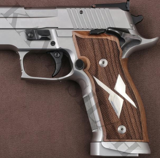 Sıg Sauer P226 X Five İçin Özel Ceviz Kabze